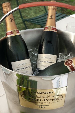 bottles-in-ice-bucketsm.jpg